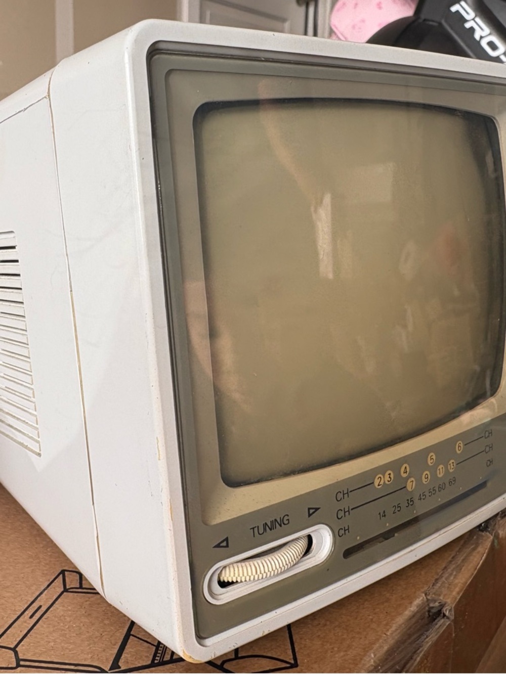 Vintage Emerson 5-inch Black & White Portable Analog Television - Tested works - Picture 4 of 8